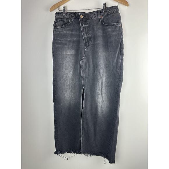 Reformation Nila Long Denim Skirt Front Slit Raw Hem Faded Washed Black Size 28 - Picture 2 of 12
